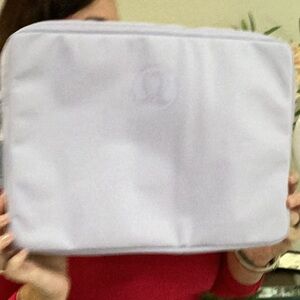 Nwt Lulu Laptop Case